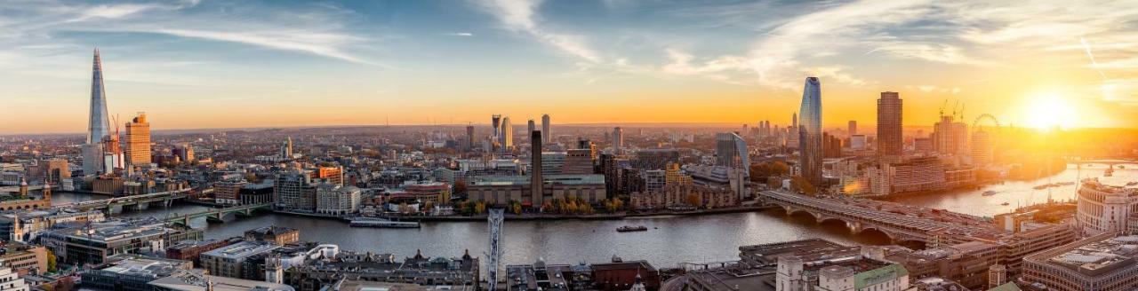 London Deluxe Apartments Мичъм Екстериор снимка